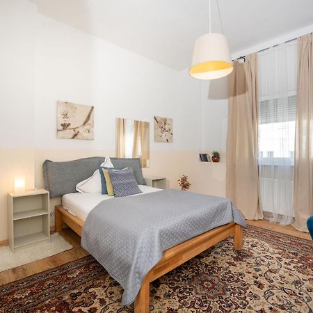 Charmante Privatzimmer In Der Stadt Coblença Exterior foto