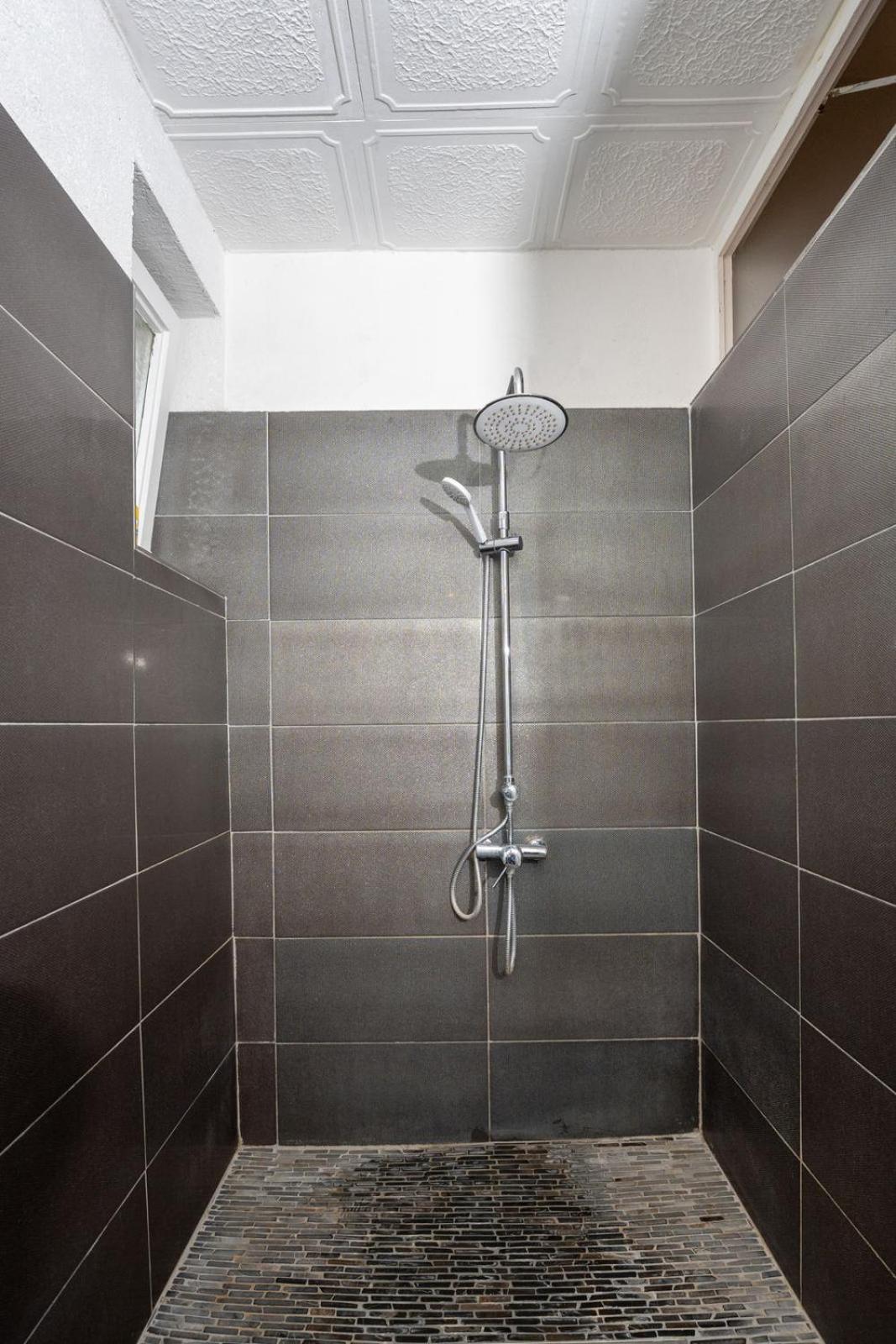 Charmante Privatzimmer In Der Stadt Coblença Exterior foto