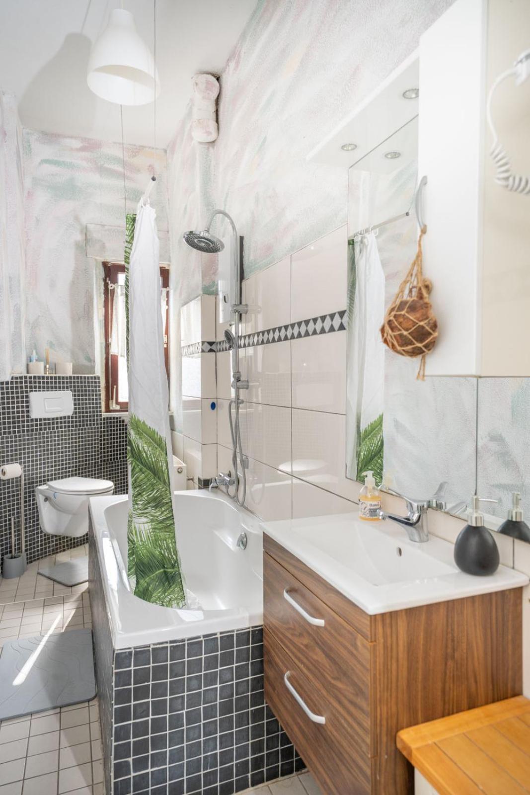 Charmante Privatzimmer In Der Stadt Coblença Exterior foto